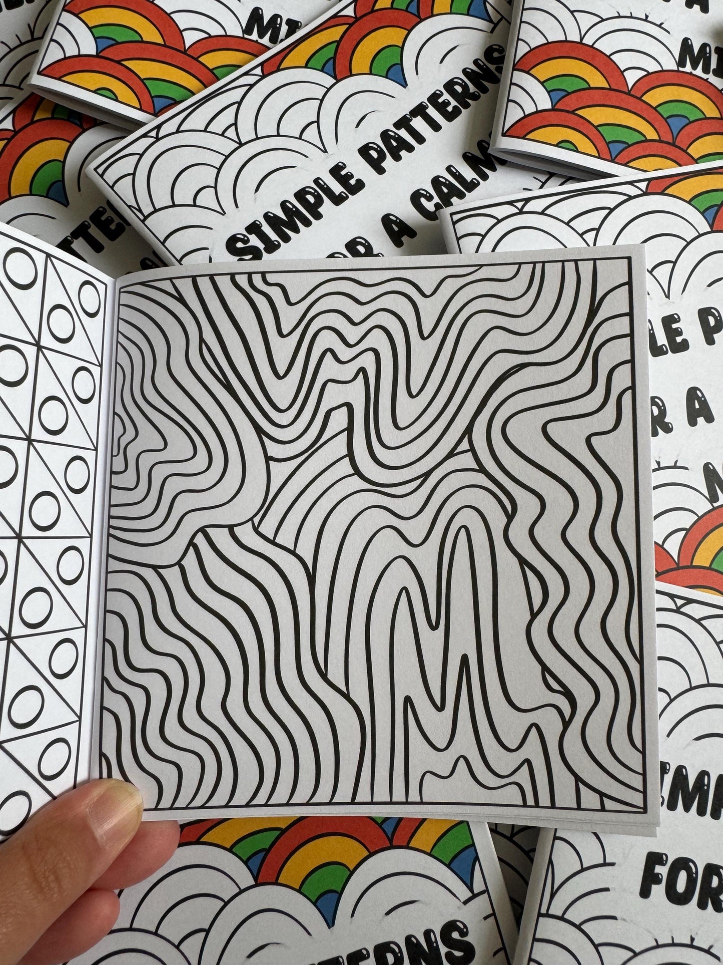 Simple Patterns for a Calmer Mind | Mini Colouring Book